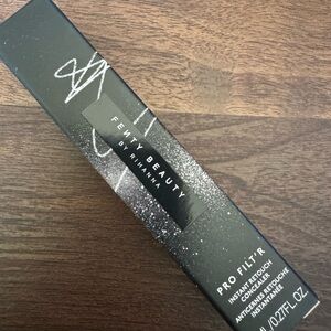 Fenty beauty pro filt’r instant retouch concealer, shade 445